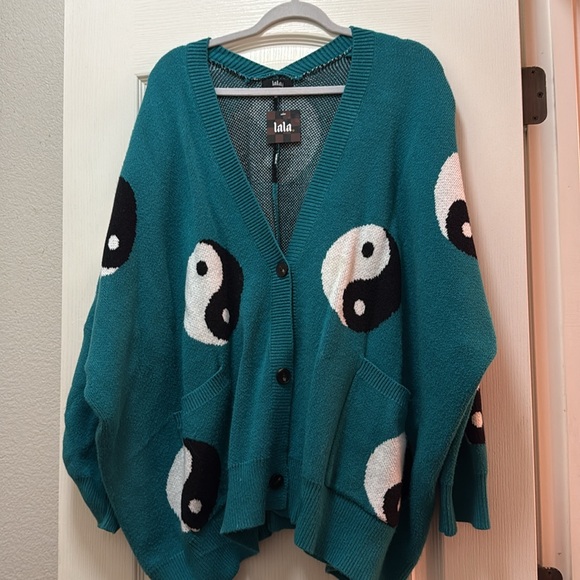 Dressed in LaLa main character energy oversized yin and yang cardigan - Picture 3 of 3